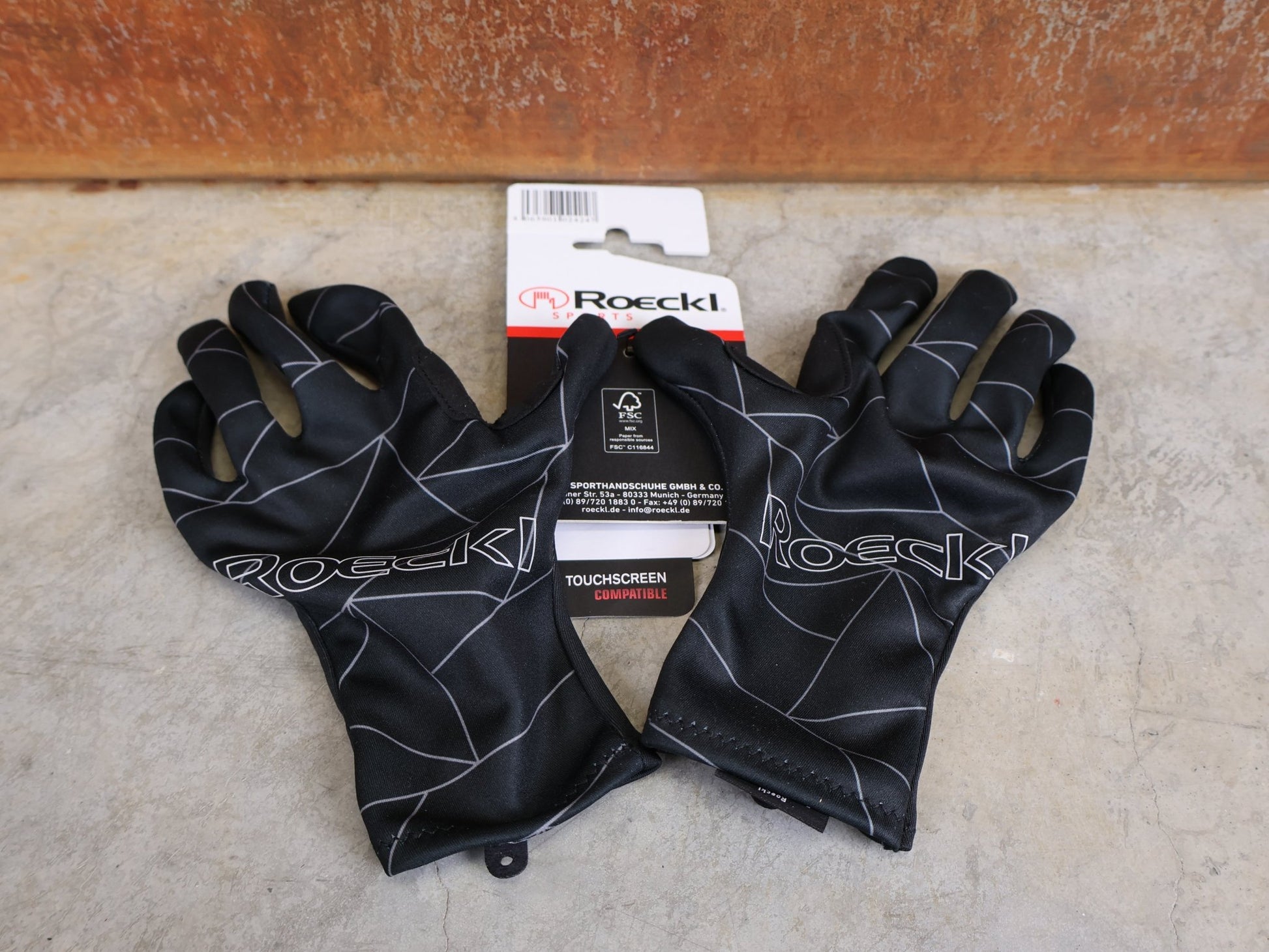 Handschuhe - BOH von Roeckl, ROECKL – RACCANO WINTER FAHRRADHANDSCHUHE vor USEDBIKES - OB.DE Hintergrund