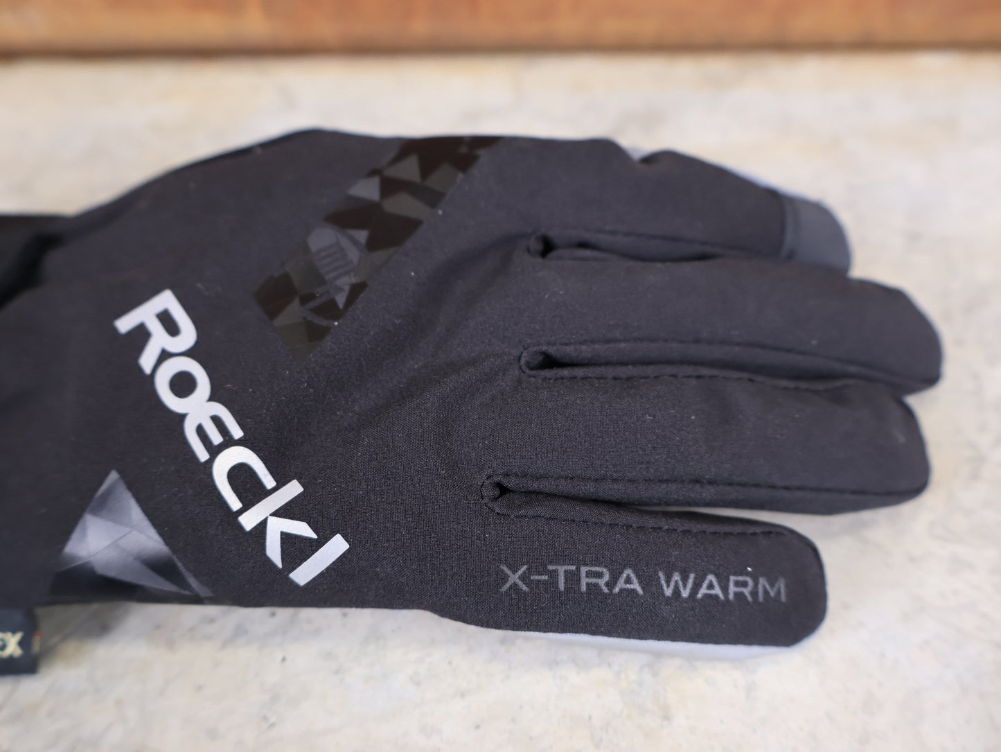 Handschuhe - BOH von Roeckl, ROECKL – VADUZ GTX FAHRRADHANDSCHUHE vor USEDBIKES - OB.DE Hintergrund