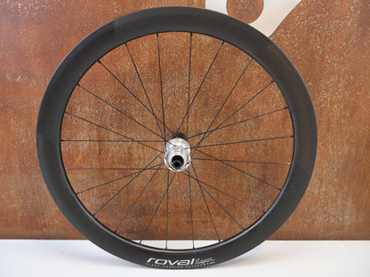 Laufrad/Laufradsatz von Specialized, ROVAL CLX 50 DISC CARBON LAUFRADSATZ / SAGAN CHASING RAINBOWS COLLECTION / SHIMANO HG vor USEDBIKES-OB.DE Hintergrund