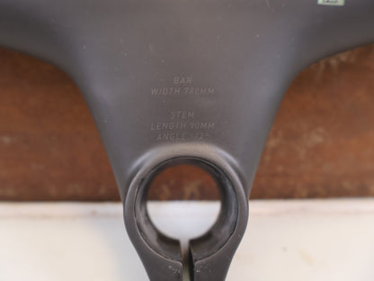 Lenker von Specialized, ROVAL CONTROL SL COCKPIT 90MM 780MM 12 GRAD 253G vor USEDBIKES-OB.DE Hintergrund