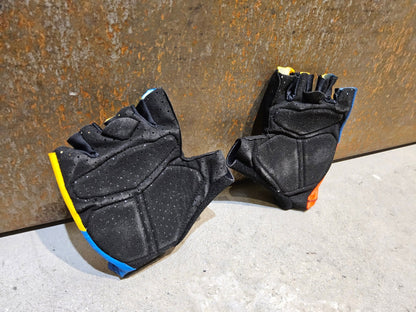 Handschuhe von Santini, SANTINI LIDL - TREK TEAM FAHHRADHANDSCHUH / UNISEX vor USEDBIKES - OB.DE Hintergrund