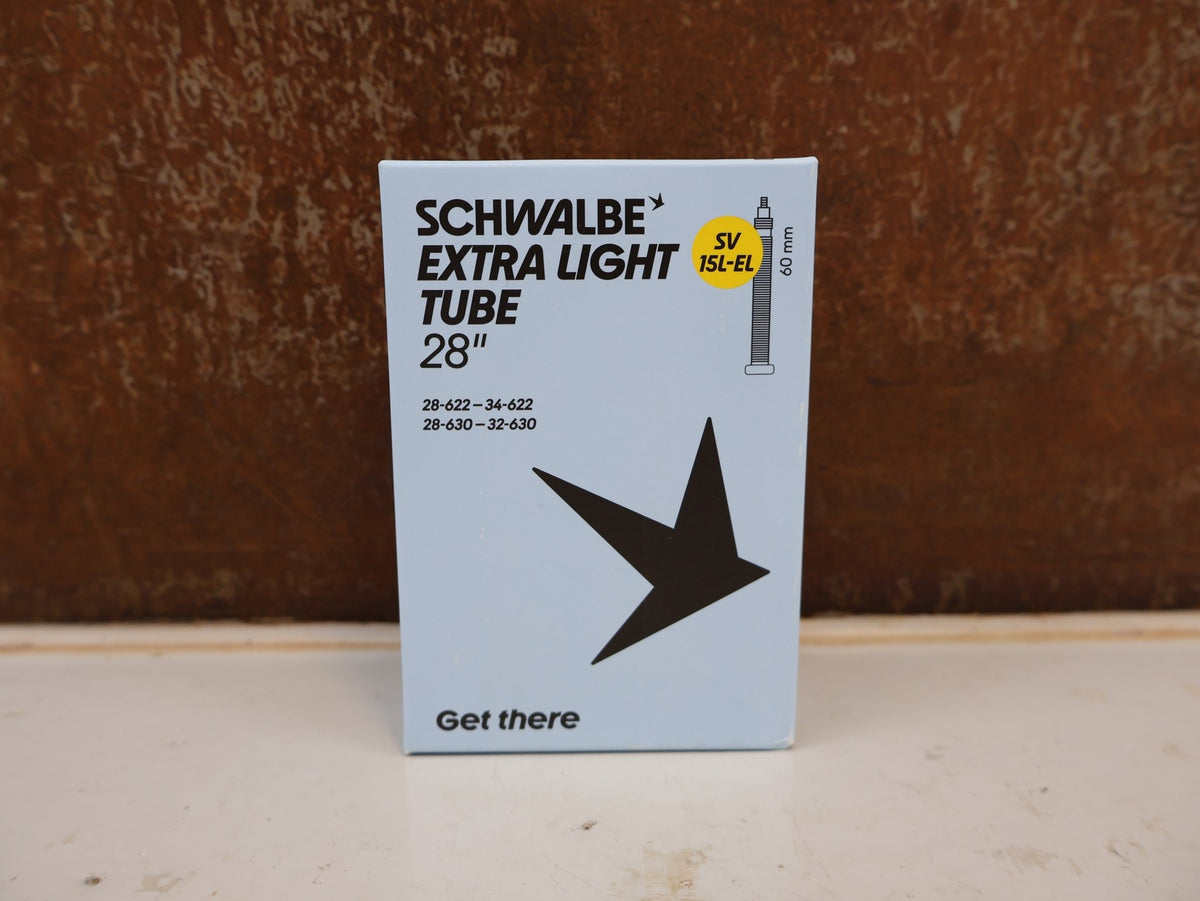 Reifen von Schwalbe, Schwalbe Nr. 15L-EL Extralight Schlauch SV 60mm 28" 28/34-622 vor USEDBIKES-OB.DE Hintergrund