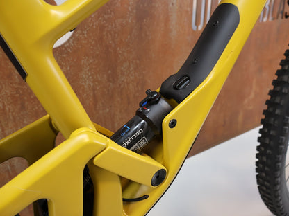 Mountainbike von Scor, SCOR 2030 NX / GRÖSSE M/L / FULL CARBON / ROCKSHOX PIKE / NOT YELLOW vor USEDBIKES - OB.DE Hintergrund