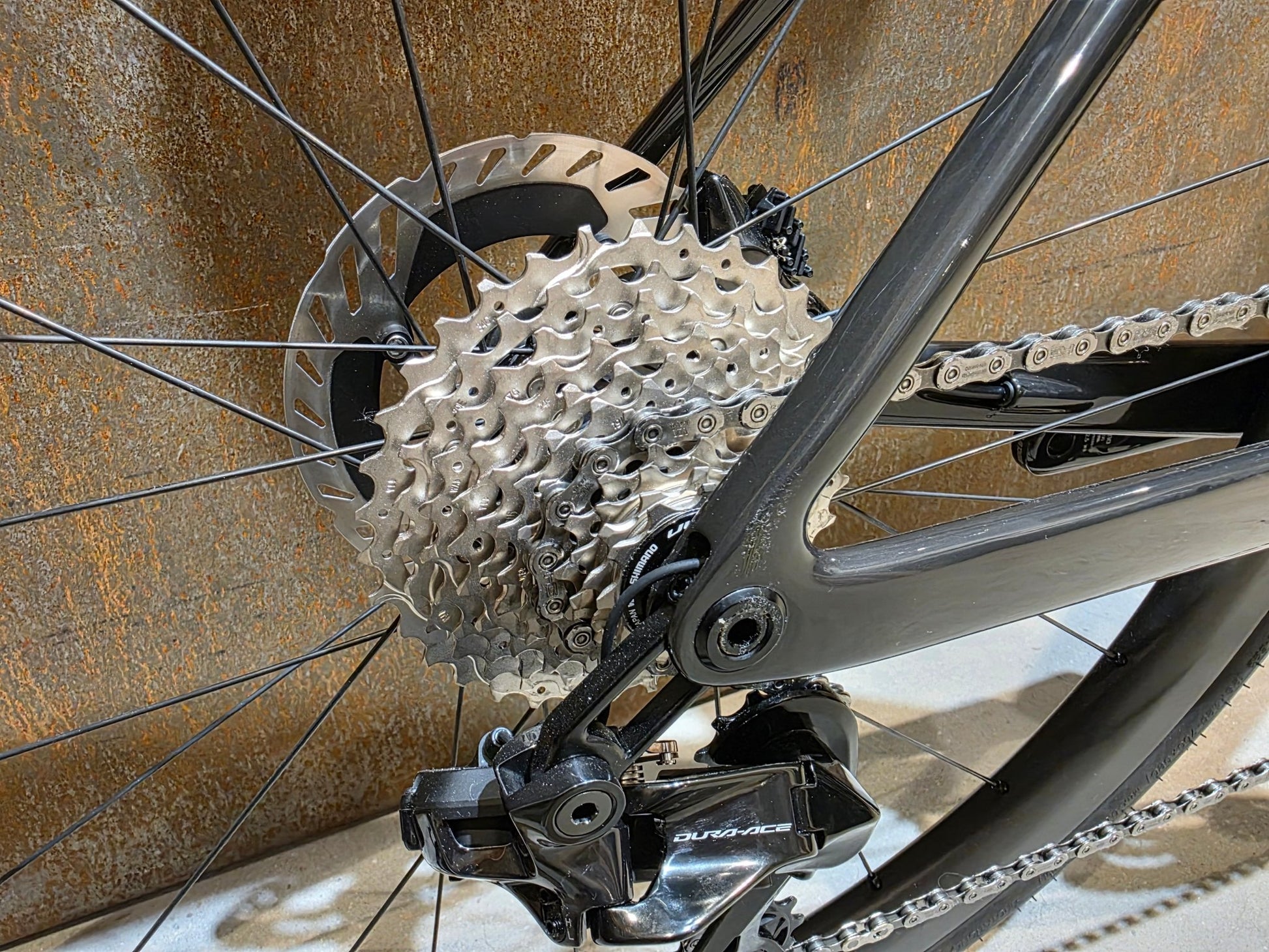 Rennrad von Scott, SCOTT ADDICT 10 / CARBON BLACK / M vor USEDBIKES - OB.DE Hintergrund
