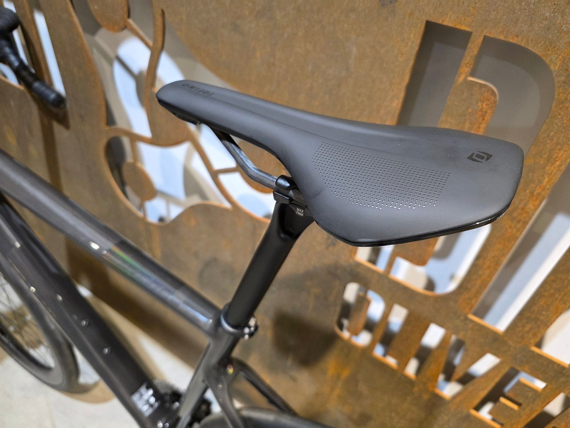 Rennrad von Scott, SCOTT ADDICT 10 / CARBON BLACK / M vor USEDBIKES - OB.DE Hintergrund