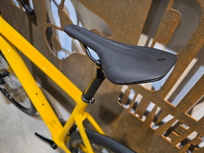 Rennrad von Scott, SCOTT ADDICT 40 / BAHAMA YELLOW / M vor USEDBIKES - OB.DE Hintergrund