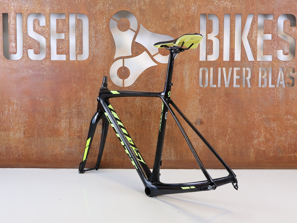 Rennradrahmen von Scott, SCOTT ADDICT CX RC CARBON RAHMENSET DISC / M / BASTLERWARE vor USEDBIKES-OB.DE Hintergrund