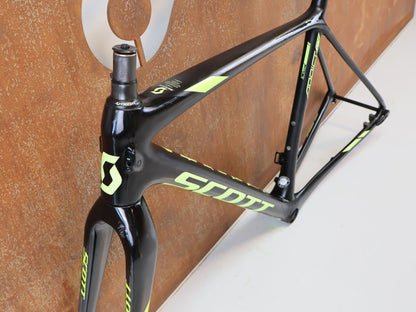 Rennradrahmen von Scott, SCOTT ADDICT CX RC CARBON RAHMENSET DISC / M / BASTLERWARE vor USEDBIKES-OB.DE Hintergrund