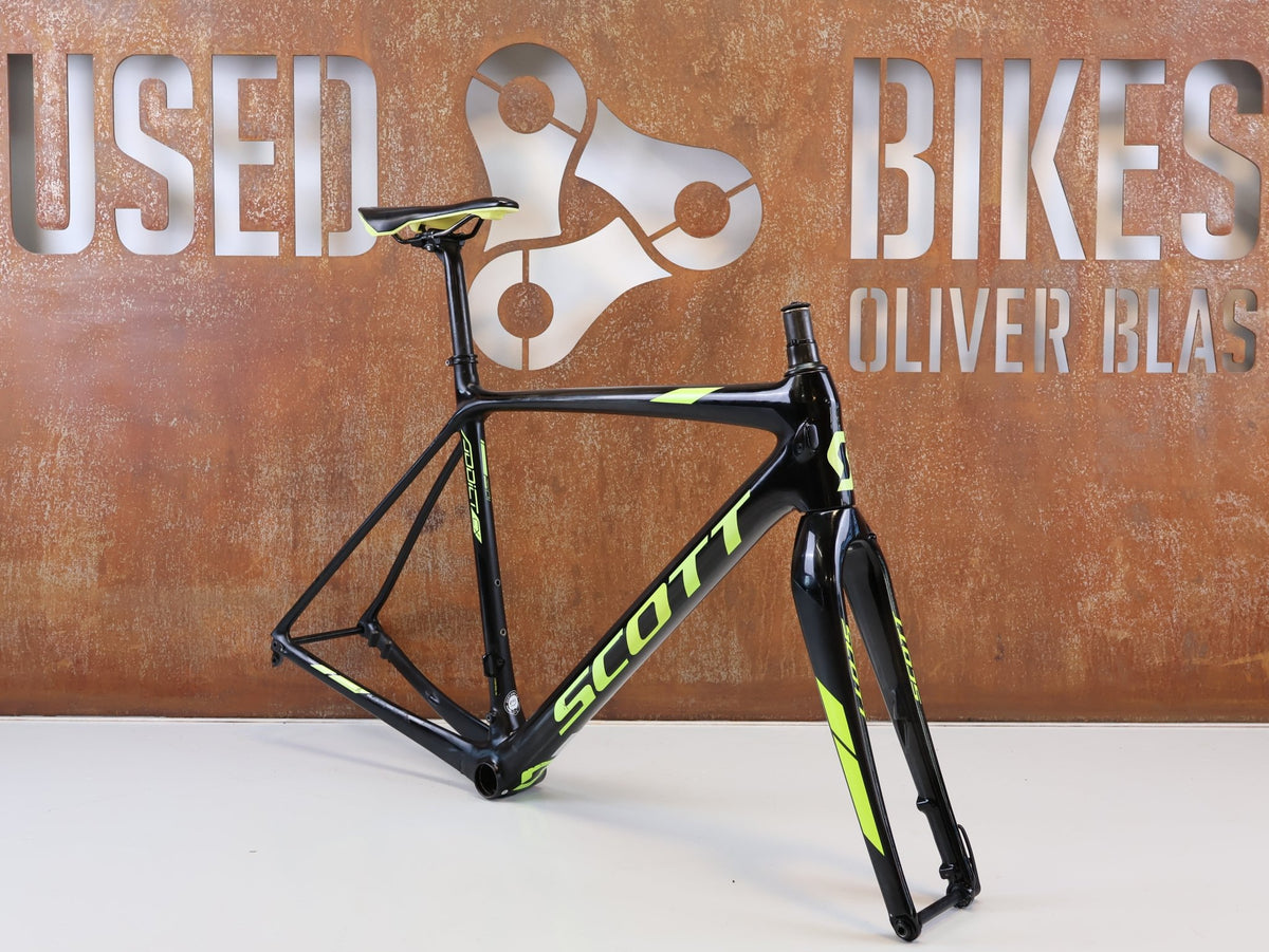 Rennradrahmen von Scott, SCOTT ADDICT CX RC CARBON RAHMENSET DISC / M / BASTLERWARE vor USEDBIKES-OB.DE Hintergrund