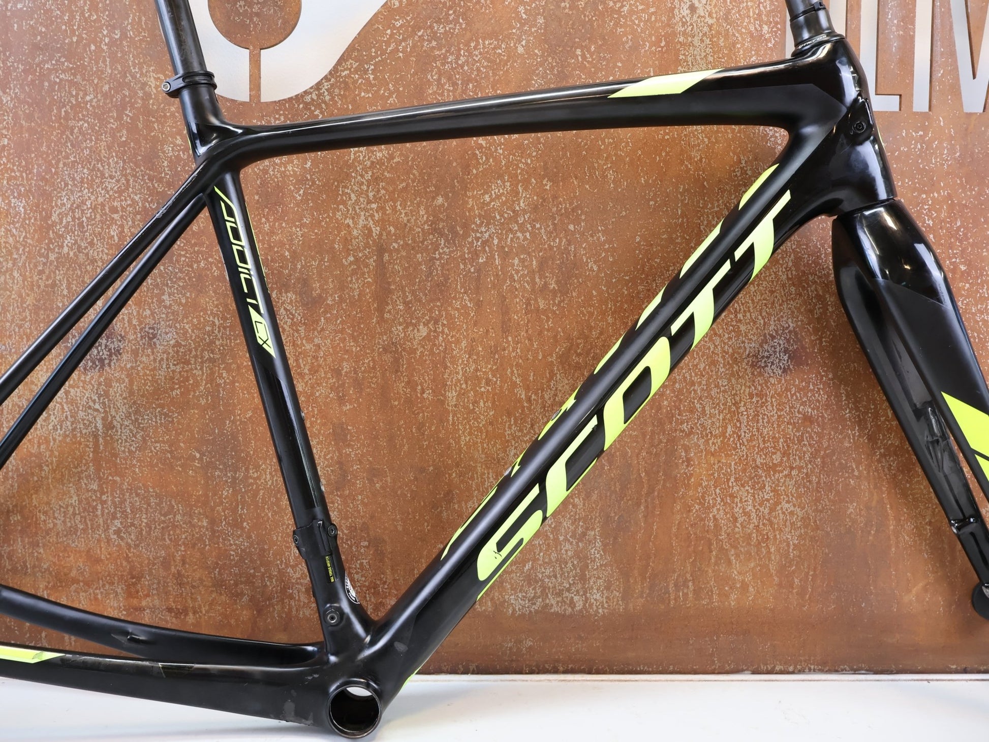 Rennradrahmen von Scott, SCOTT ADDICT CX RC CARBON RAHMENSET DISC / M / BASTLERWARE vor USEDBIKES-OB.DE Hintergrund