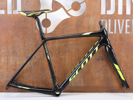 Rennradrahmen von Scott, SCOTT ADDICT CX RC CARBON RAHMENSET DISC / M / BASTLERWARE vor USEDBIKES-OB.DE Hintergrund