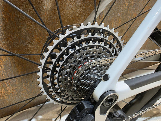 Gravel/Cyclocross von Scott, SCOTT ADDICT GRAVEL RC / BELUGA GREY / M vor USEDBIKES - OB.DE Hintergrund