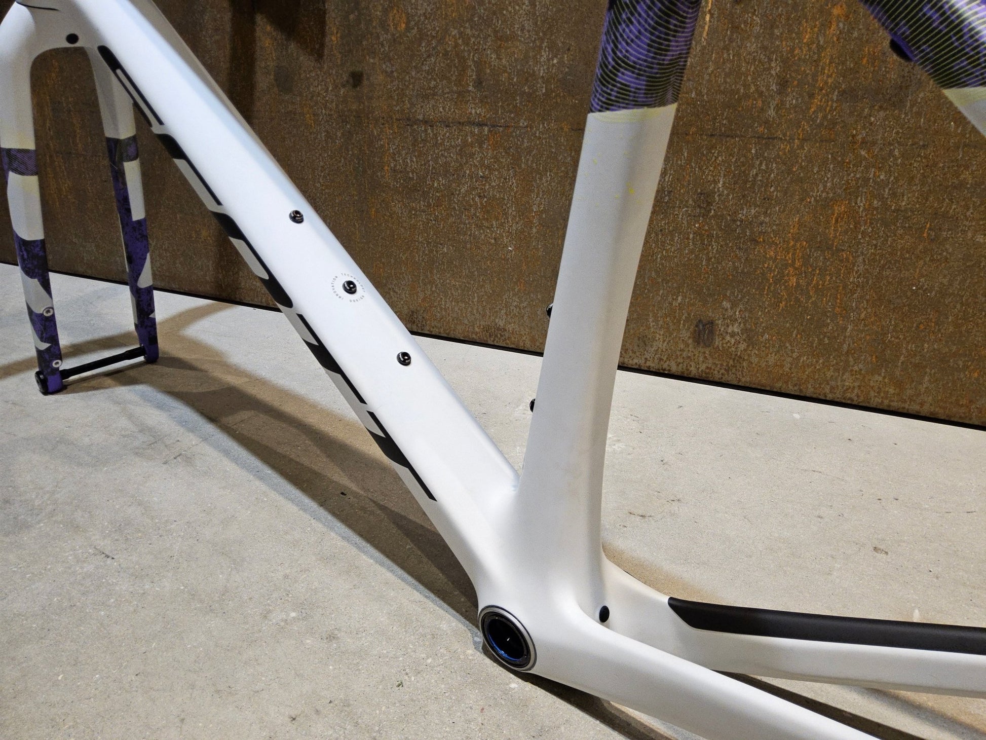 Gravel - /Cyclocrossrahmen von Scott, SCOTT ADDICT GRAVEL RC RAHMENSET / DISC / 58CM in variant_title vor USEDBIKES - OB.DE Hintergrund