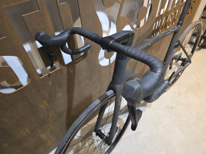 Rennrad von Scott, SCOTT ADDICT RC 30 / L vor USEDBIKES - OB.DE Hintergrund