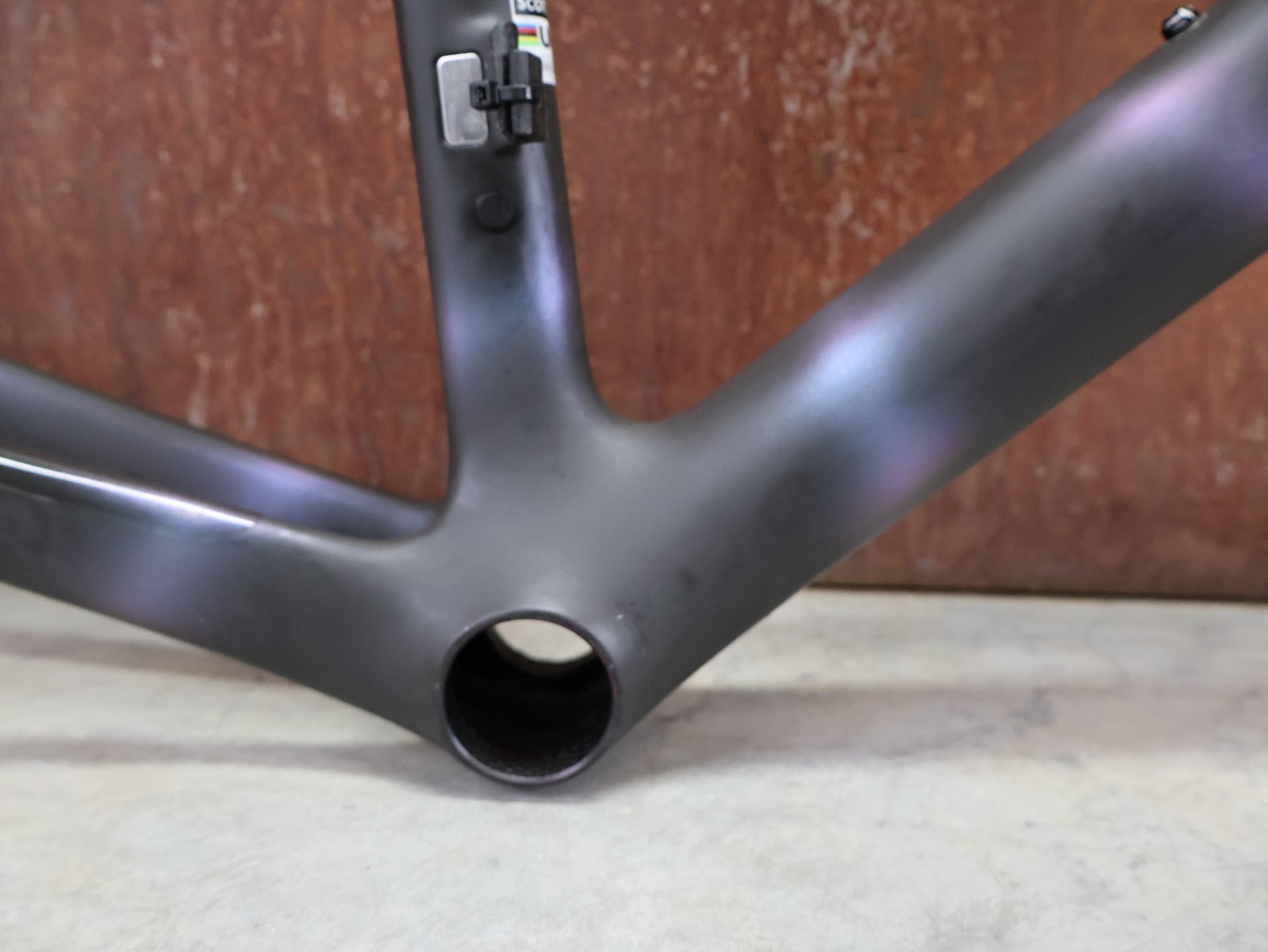 Rennradrahmen von Scott, SCOTT ADDICT RC ULTIMATE RAHMENSET / SUNBEAM BLACK / DISC / 56CM vor USEDBIKES - OB.DE Hintergrund