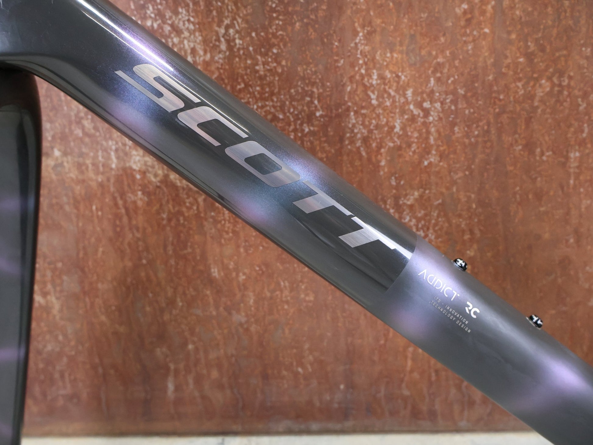 Rennradrahmen von Scott, SCOTT ADDICT RC ULTIMATE RAHMENSET / SUNBEAM BLACK / DISC / 56CM vor USEDBIKES - OB.DE Hintergrund