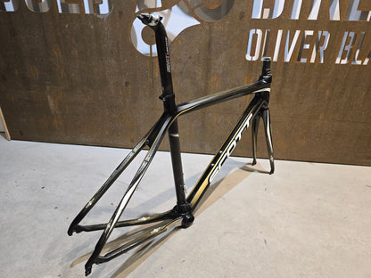 Rennradrahmen von Scott, SCOTT CR1 SL CARBON RAHMENSET / FELGENBREMSE / 52CM in variant_title vor USEDBIKES - OB.DE Hintergrund