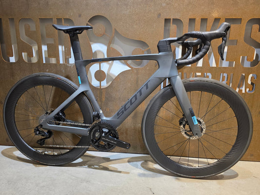 Rennrad von Scott, SCOTT FOIL RC PRO / M vor USEDBIKES - OB.DE Hintergrund