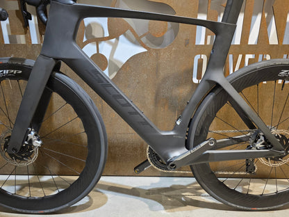 Rennrad von Scott, SCOTT FOIL RC ULTIMATE / XL vor USEDBIKES - OB.DE Hintergrund