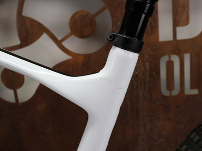 Mountainbike von Scott, SCOTT SPARK 930 / WHITE / M vor USEDBIKES - OB.DE Hintergrund