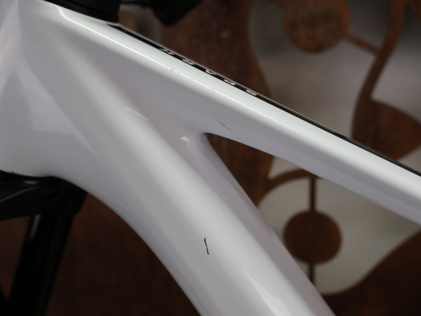 Mountainbike von Scott, SCOTT SPARK 930 / WHITE / M vor USEDBIKES - OB.DE Hintergrund