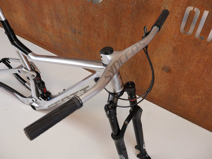 Mountainbikerahmen von Scott, Scott Spark RC Nino Schurter Edition Rahmenset HMX / L vor USEDBIKES-OB.DE Hintergrund