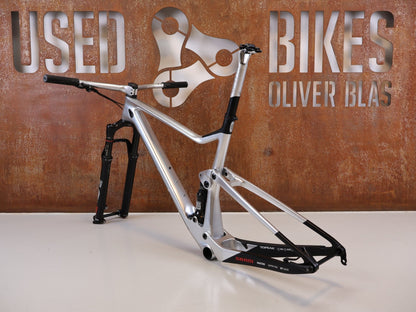Mountainbikerahmen von Scott, Scott Spark RC Nino Schurter Edition Rahmenset HMX / L vor USEDBIKES-OB.DE Hintergrund
