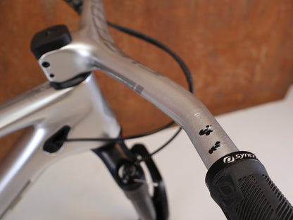 Mountainbikerahmen von Scott, Scott Spark RC Nino Schurter Edition Rahmenset HMX / L vor USEDBIKES-OB.DE Hintergrund