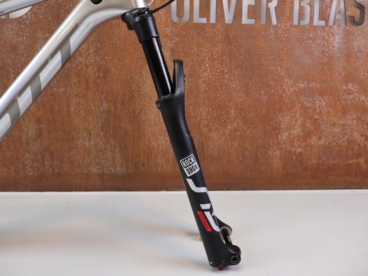 Mountainbikerahmen von Scott, Scott Spark RC Nino Schurter Edition Rahmenset HMX / L vor USEDBIKES-OB.DE Hintergrund