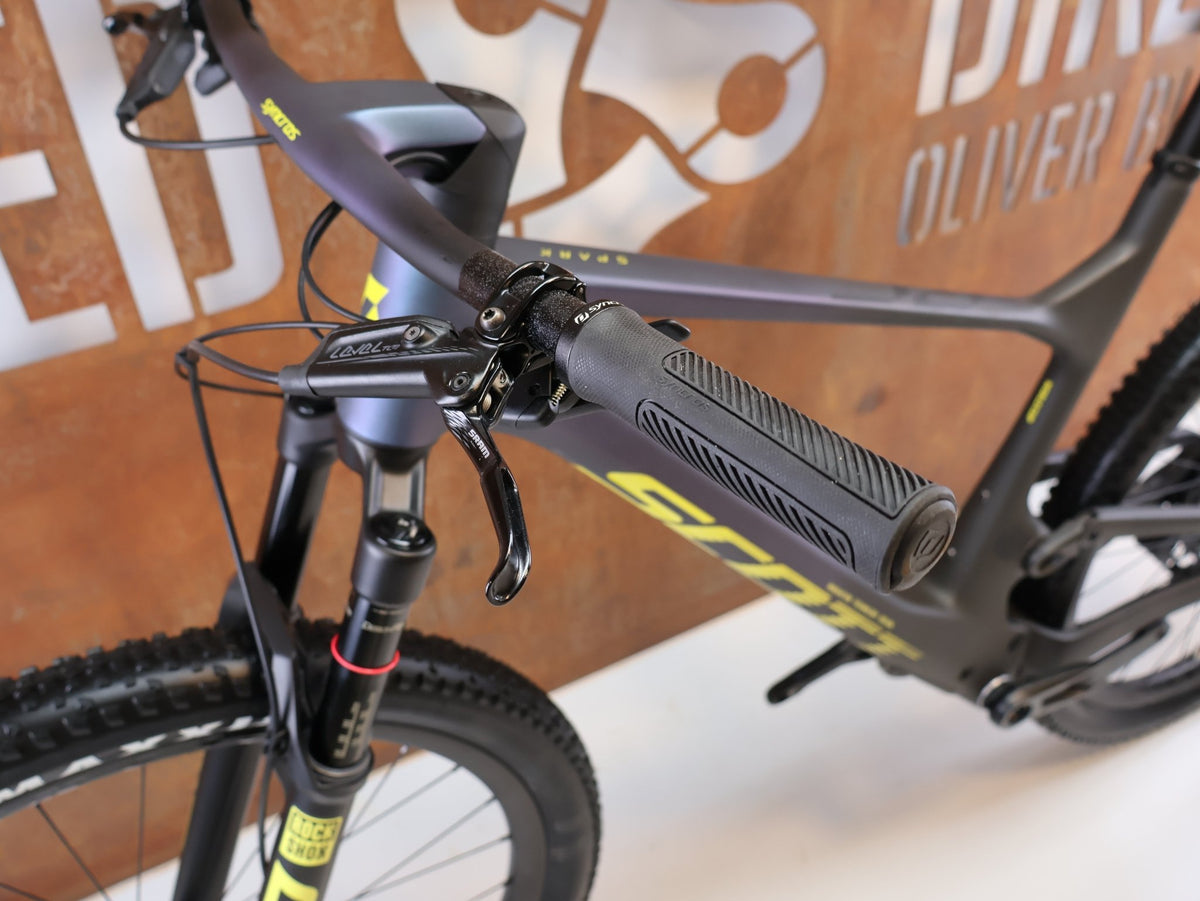 Mountainbike von Scott, SCOTT SPARK RC WORLD CUP TRANSMISSION / XL vor USEDBIKES-OB.DE Hintergrund