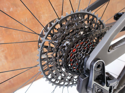Mountainbike von Scott, SCOTT SPARK RC WORLD CUP TRANSMISSION / XL vor USEDBIKES-OB.DE Hintergrund