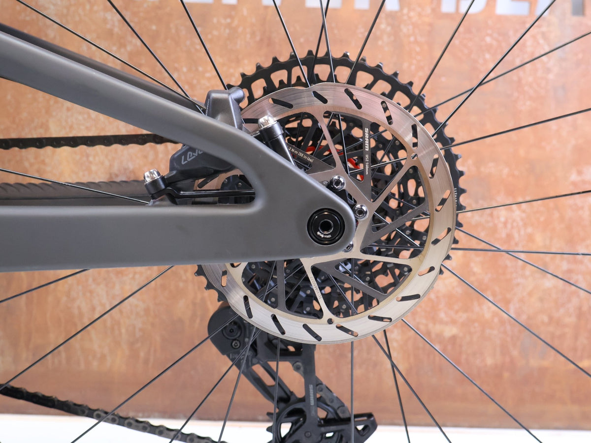 Mountainbike von Scott, SCOTT SPARK RC WORLD CUP TRANSMISSION / XL vor USEDBIKES-OB.DE Hintergrund