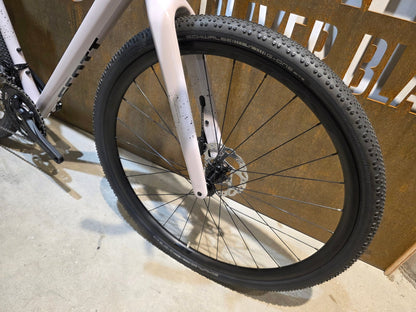 Gravel/Cyclocross von Scott, SCOTT SPEEDSTER GRAVEL 10 / HUSHED PINK / M vor USEDBIKES - OB.DE Hintergrund
