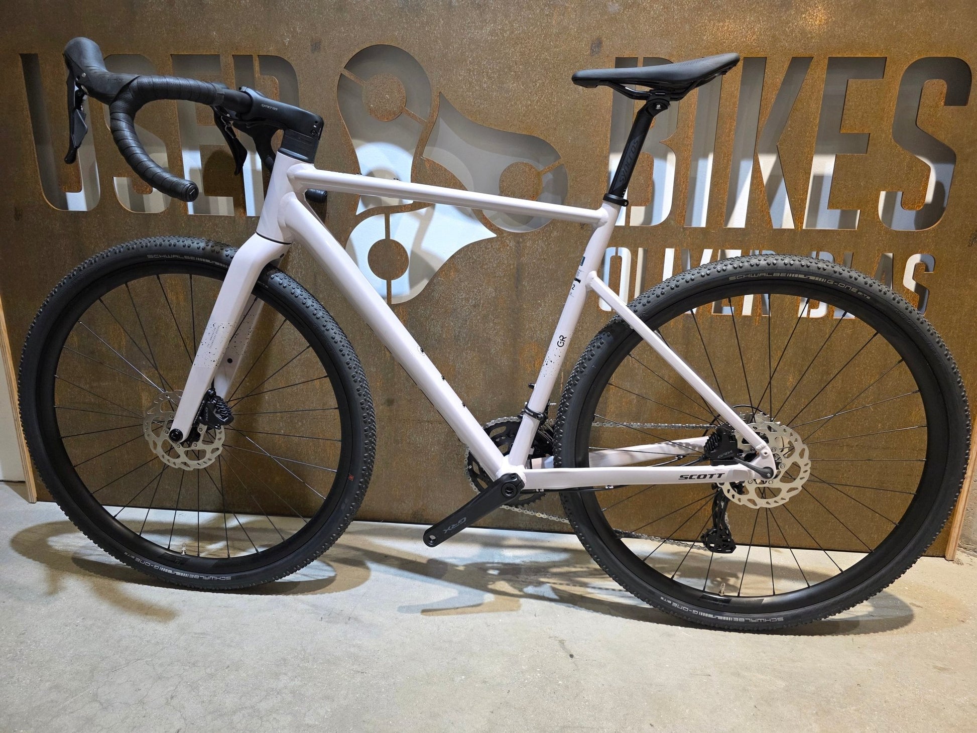 Gravel/Cyclocross von Scott, SCOTT SPEEDSTER GRAVEL 10 / HUSHED PINK / M vor USEDBIKES - OB.DE Hintergrund