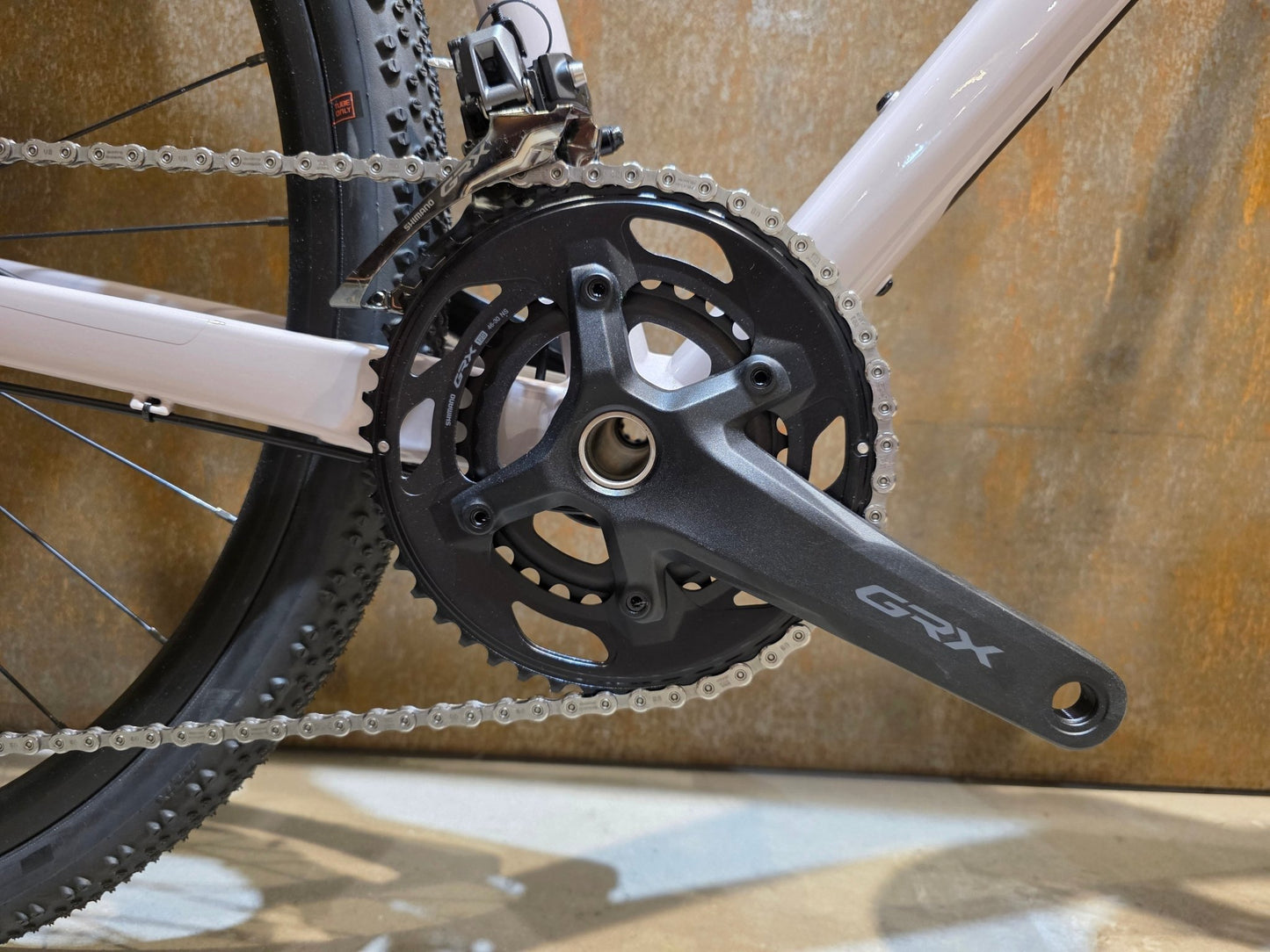 Gravel/Cyclocross von Scott, SCOTT SPEEDSTER GRAVEL 10 / HUSHED PINK / M vor USEDBIKES - OB.DE Hintergrund