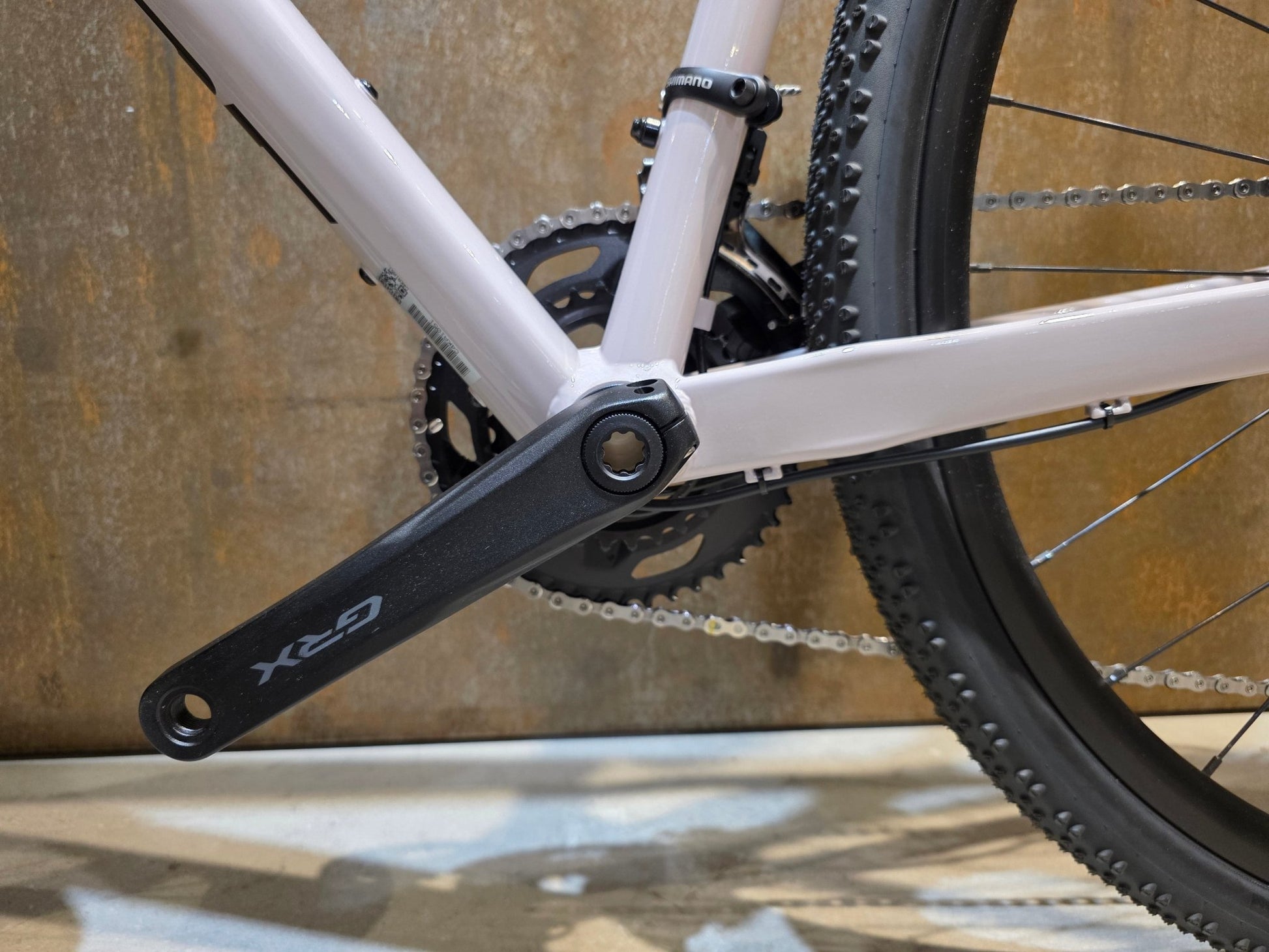 Gravel/Cyclocross von Scott, SCOTT SPEEDSTER GRAVEL 10 / HUSHED PINK / M vor USEDBIKES - OB.DE Hintergrund
