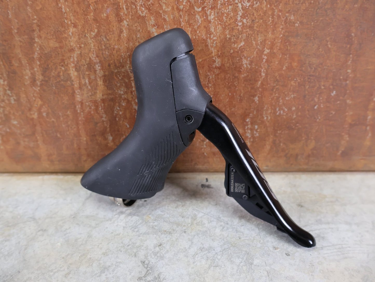 Schaltgruppen von Shimano, SHIMANO 105 DI2 R7170 / ELEKTRONISCHE SCHALTGRUPPE / 2X12 - FACH / DISC vor USEDBIKES - OB.DE Hintergrund