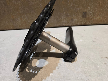 Kurbel von Shimano, SHIMANO 105 FC - R7100 KURBELGARNITUR 2X12FACH 50/34ZÄHNE 170 - 175MM in variant_title vor USEDBIKES - OB.DE Hintergrund