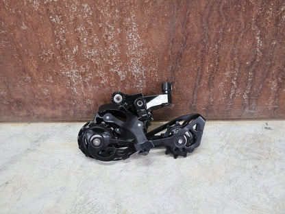 Schaltgruppen von Shimano, SHIMANO 105 R7120 / 7170 SCHALTGRUPPE 2 X 12 FACH vor USEDBIKES - OB.DE Hintergrund