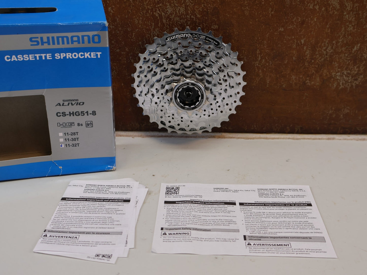 Kassette & Zahnkränze von Shimano, SHIMANO CS-HG51-8 KASSETTE / 8-FACH ALIVIO MTB TREKKING HYPERGLIDE vor USEDBIKES-OB.DE Hintergrund