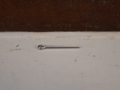 Bremsbelag von Shimano, Shimano D03S Resin Bremsbeläge 4-Kolben XT SLX EBP D03SRXA vor USEDBIKES-OB.DE Hintergrund