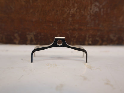 Bremsbelag von Shimano, Shimano D03S Resin Bremsbeläge 4-Kolben XT SLX EBP D03SRXA vor USEDBIKES-OB.DE Hintergrund