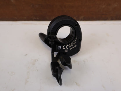 Schaltungsteile von Shimano, SHIMANO DEORE XT DI2 SW M8050 SCHALTHEBEL LINKS vor USEDBIKES-OB.DE Hintergrund