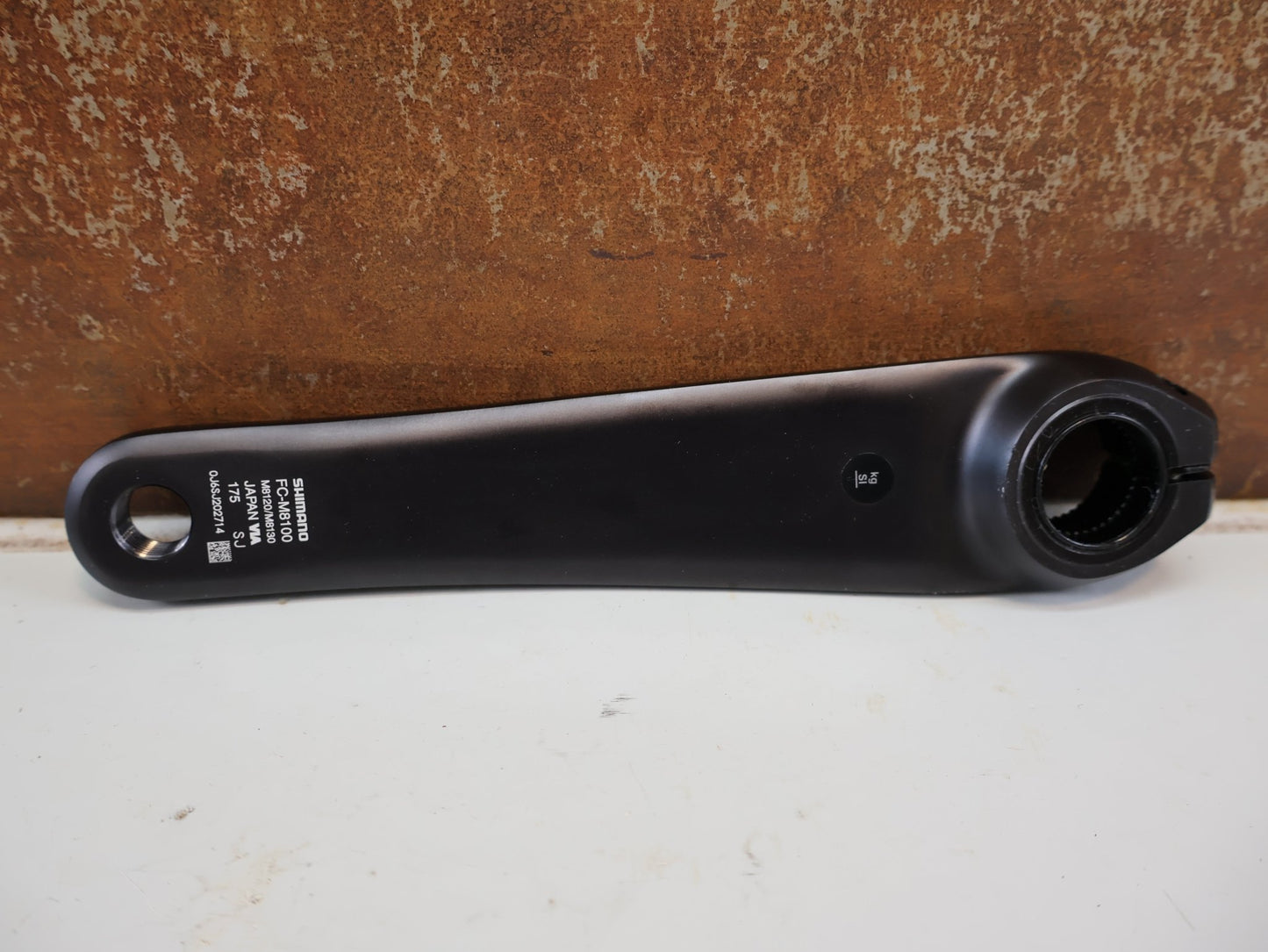 Kurbel von Shimano, SHIMANO DEORE XT FC-M8120-1 / MTB BOOST KURBEL / 1X12 FACH / 175 MM vor USEDBIKES-OB.DE Hintergrund