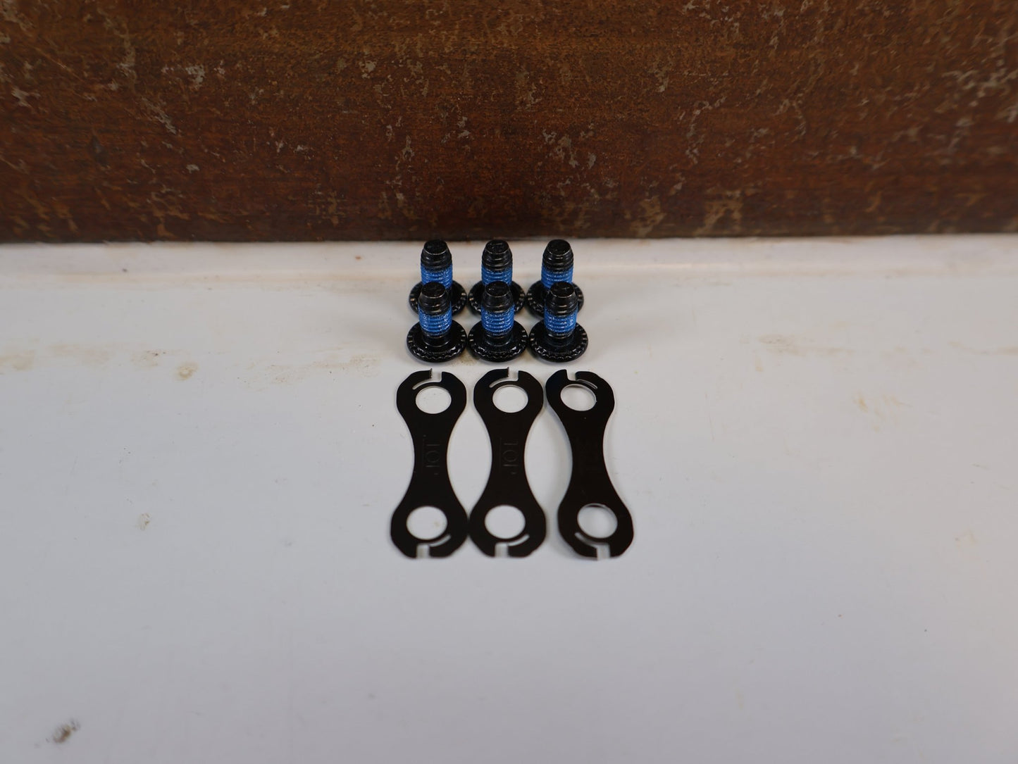 Bremsscheibe von Shimano, SHIMANO DEORE XT SM - RT86 BREMSSCHEIBE / 6 - LOCH / 203MM / ICE - TECH / ESMRT86L2 vor USEDBIKES - OB.DE Hintergrund
