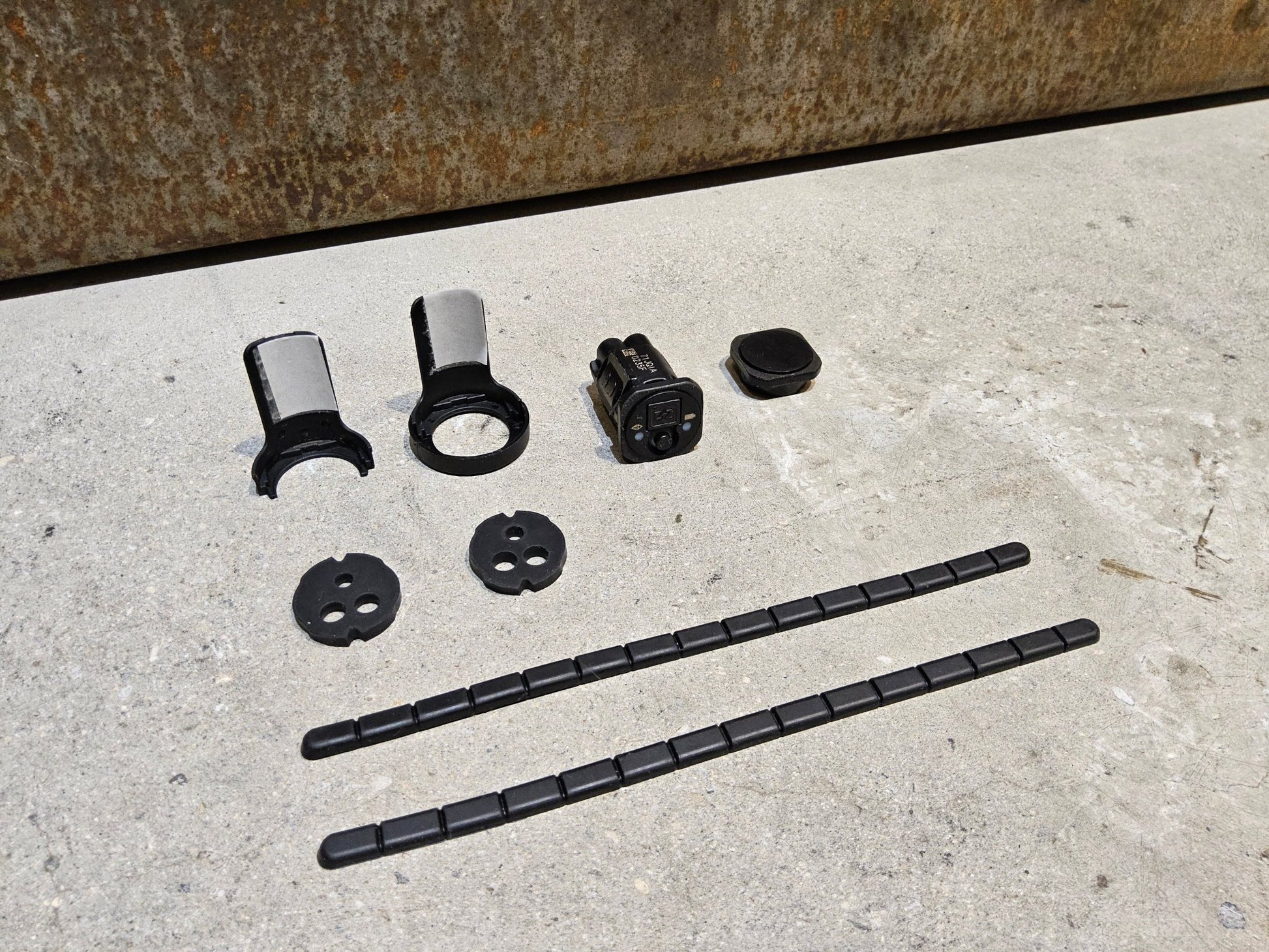 Di2 Weiche von Shimano, SHIMANO DI2 VERTEILER EW - RS910 INTEGRIERT vor USEDBIKES - OB.DE Hintergrund