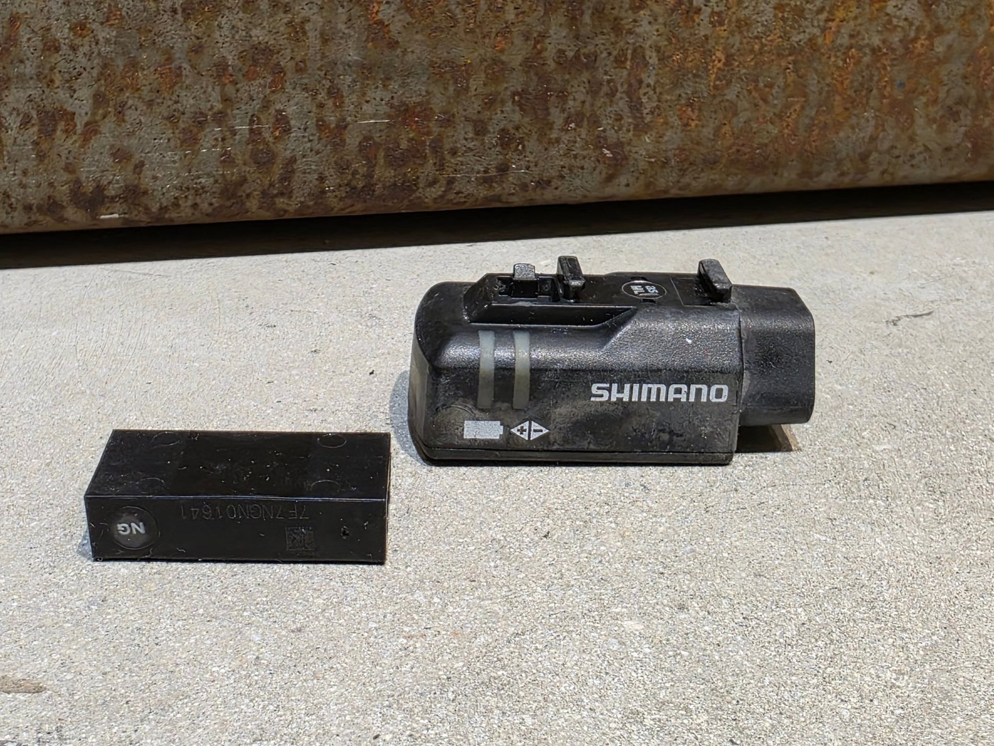 Schaltgruppen von Shimano, SHIMANO DURA ACE DI2 9070 SCHALTGRUPPE FD / RD / SHIFTER / DISC 2 X 11 FACH in variant_title vor USEDBIKES - OB.DE Hintergrund