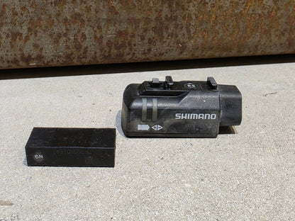 Schaltgruppen von Shimano, SHIMANO DURA ACE DI2 9070 SCHALTGRUPPE FD / RD / SHIFTER / DISC 2 X 11 FACH in variant_title vor USEDBIKES - OB.DE Hintergrund
