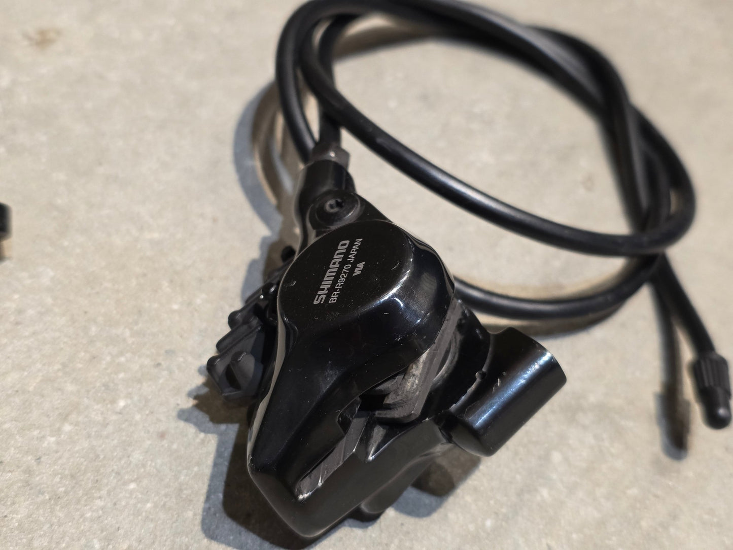 Schaltgruppen von Shimano, SHIMANO DURA ACE DI2 9270 SCHALTGRUPPE 2X12 FACH vor USEDBIKES - OB.DE Hintergrund