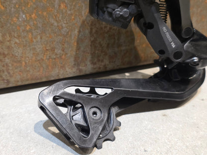 Schaltgruppen von Shimano, SHIMANO DURA ACE DI2 9270 SCHALTGRUPPE 2X12 FACH vor USEDBIKES - OB.DE Hintergrund